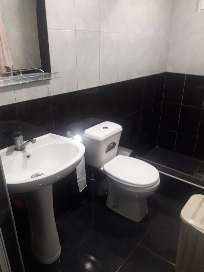 Ni- Ke Hotell Tsqaltubo Exteriör bild