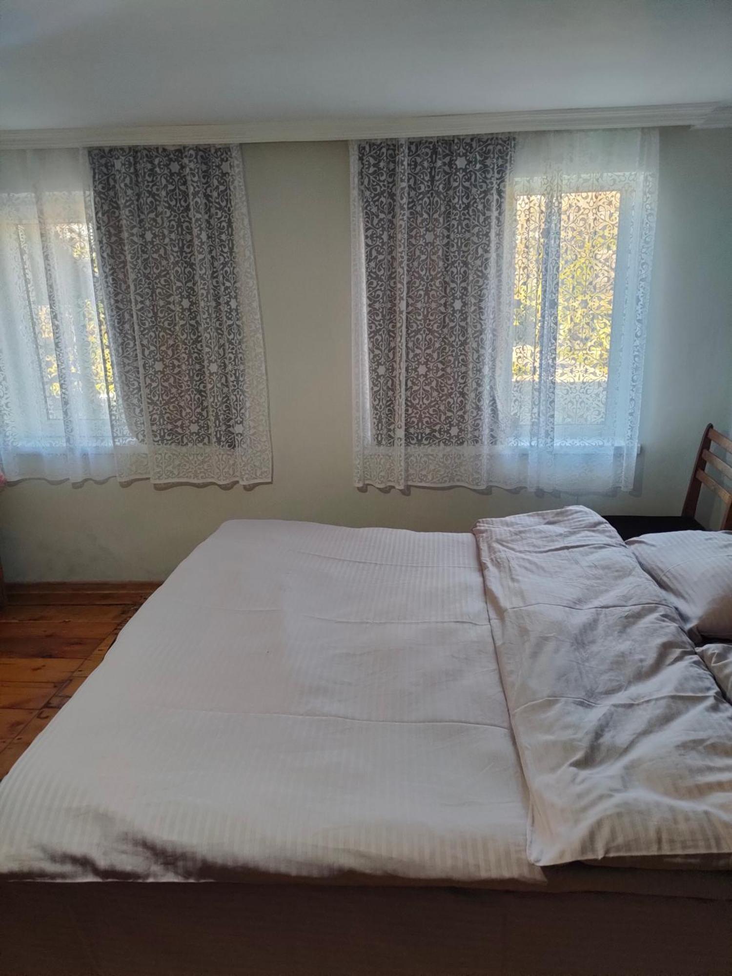 Ni- Ke Hotell Tsqaltubo Rum bild